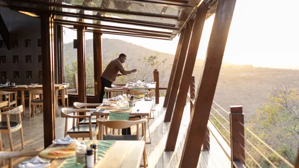 Rhino Ridge Safari Lodge_Restaurant